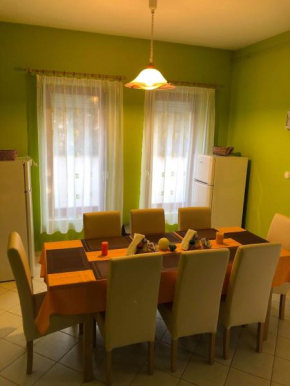 Гостиница Kristály Apartmanház  Шарвар